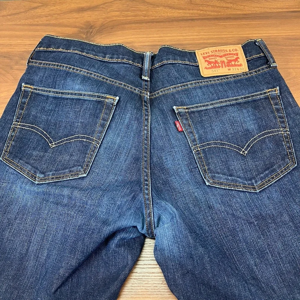 Levis Mens Blue 541 Athletic Fit Dark Wash Jeans‎ Size 32x31